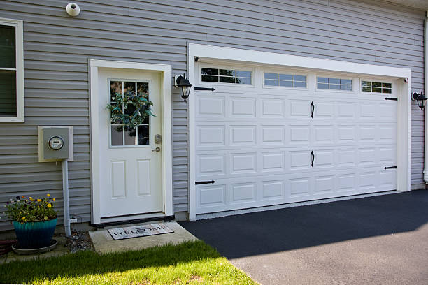 24/7 Emergency Garage Door Panel Replacement experts in Washington County County, IL